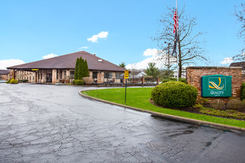 Exterior of Quality Inn Hotel in Athens, Ohio